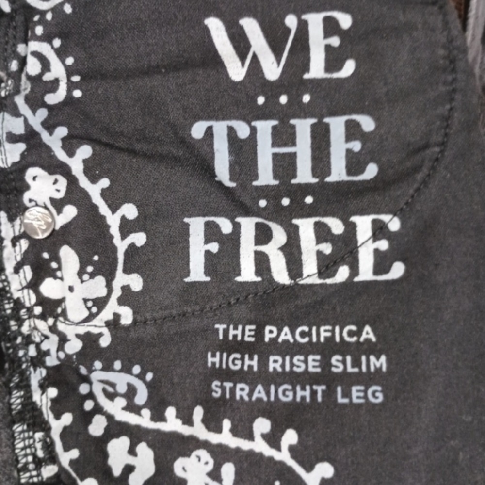 Free People Pacifica Straight-Leg Jeans - Picture 6 of 11
